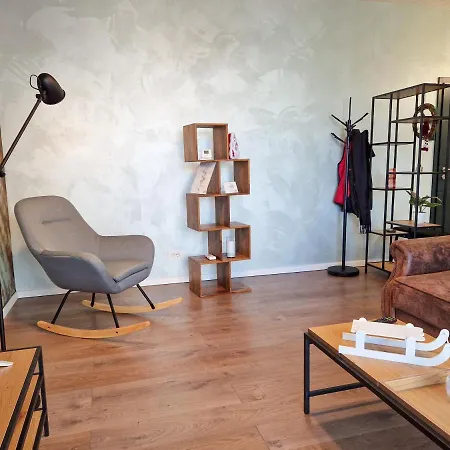 Апартаменти Mirvana Legacy