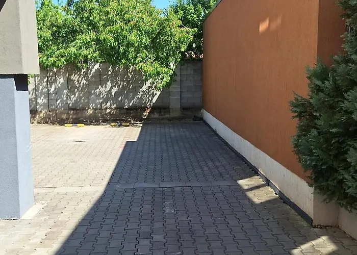 Mirvana Legacy Apartment *